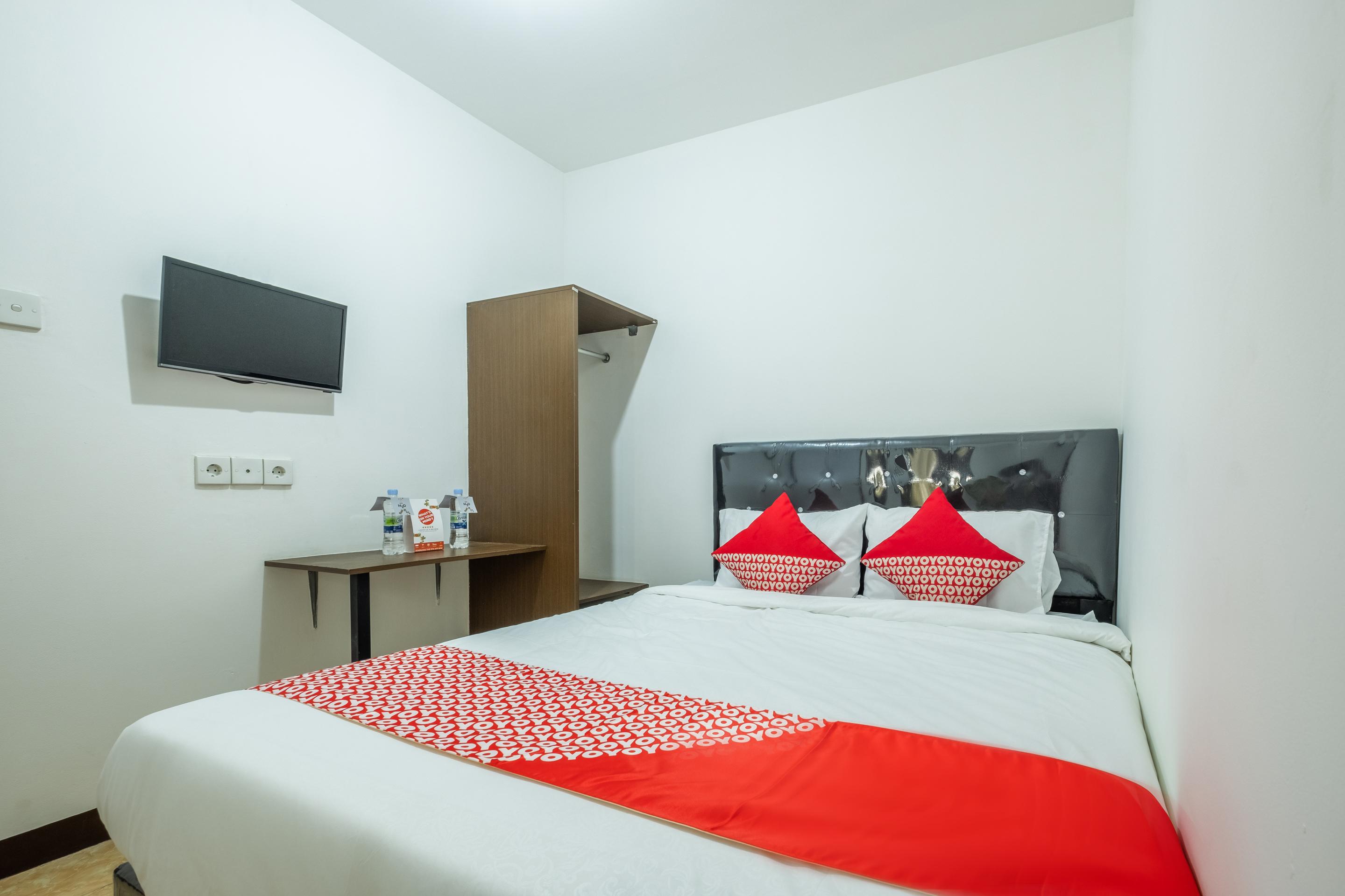 Oyo 1460 Anyelir Residence Cirebon Exterior photo