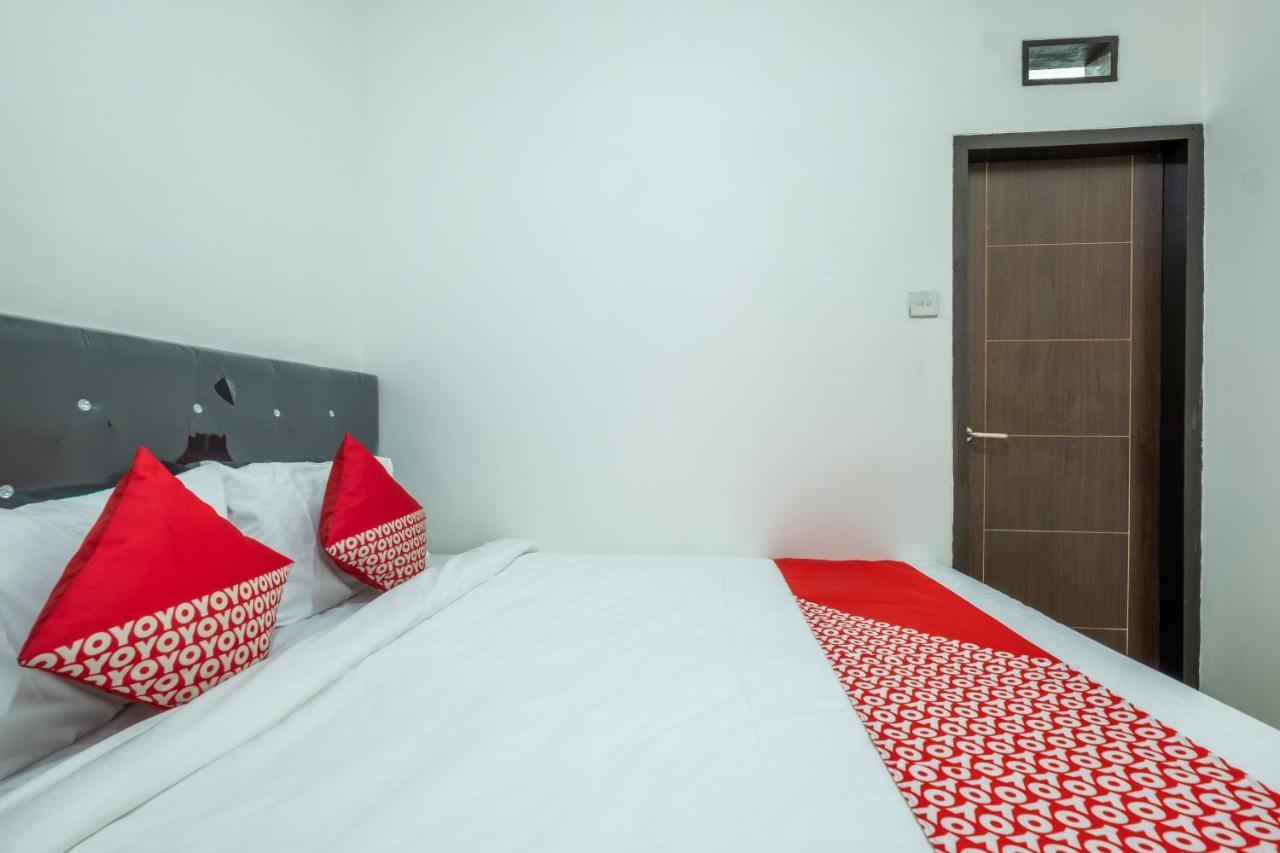 Oyo 1460 Anyelir Residence Cirebon Exterior photo